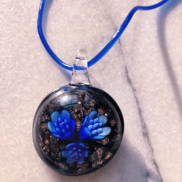 Blue flower stone necklace - Picture 1 of 5